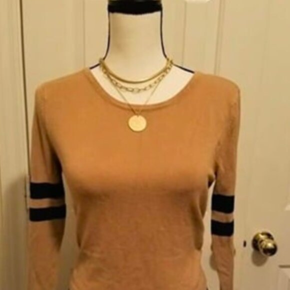 Juniors long sleeved top Size large From Forever 21 - Picture 1 of 2